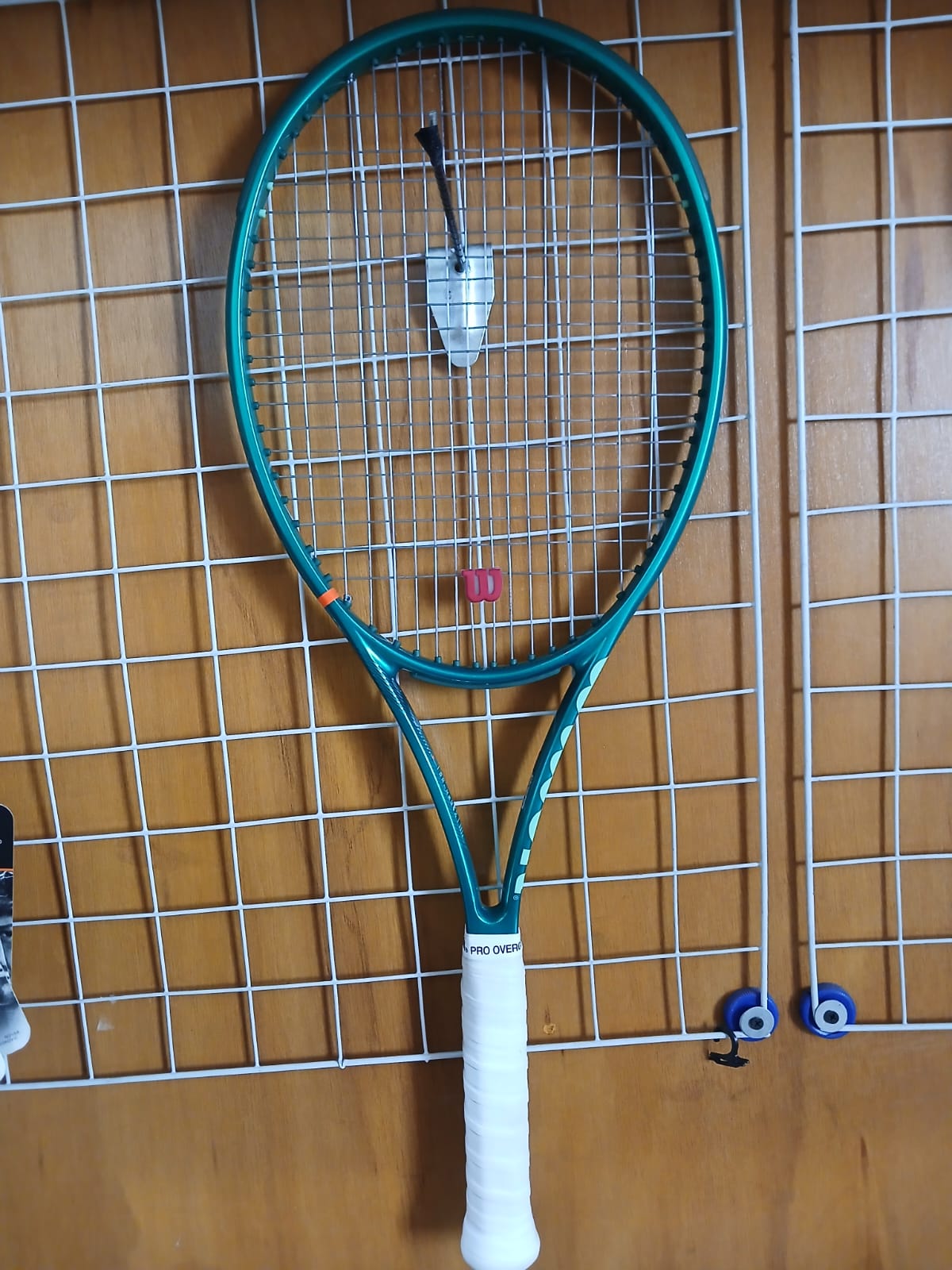 Wilson Blade 98 16x19 v10 Racket Slightly Used