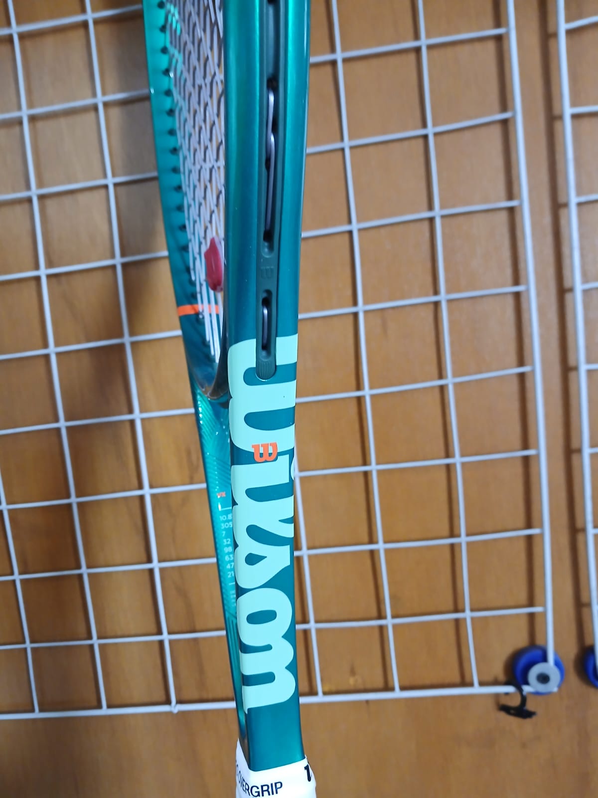 Wilson Blade 98 16x19 v10 Racket Slightly Used
