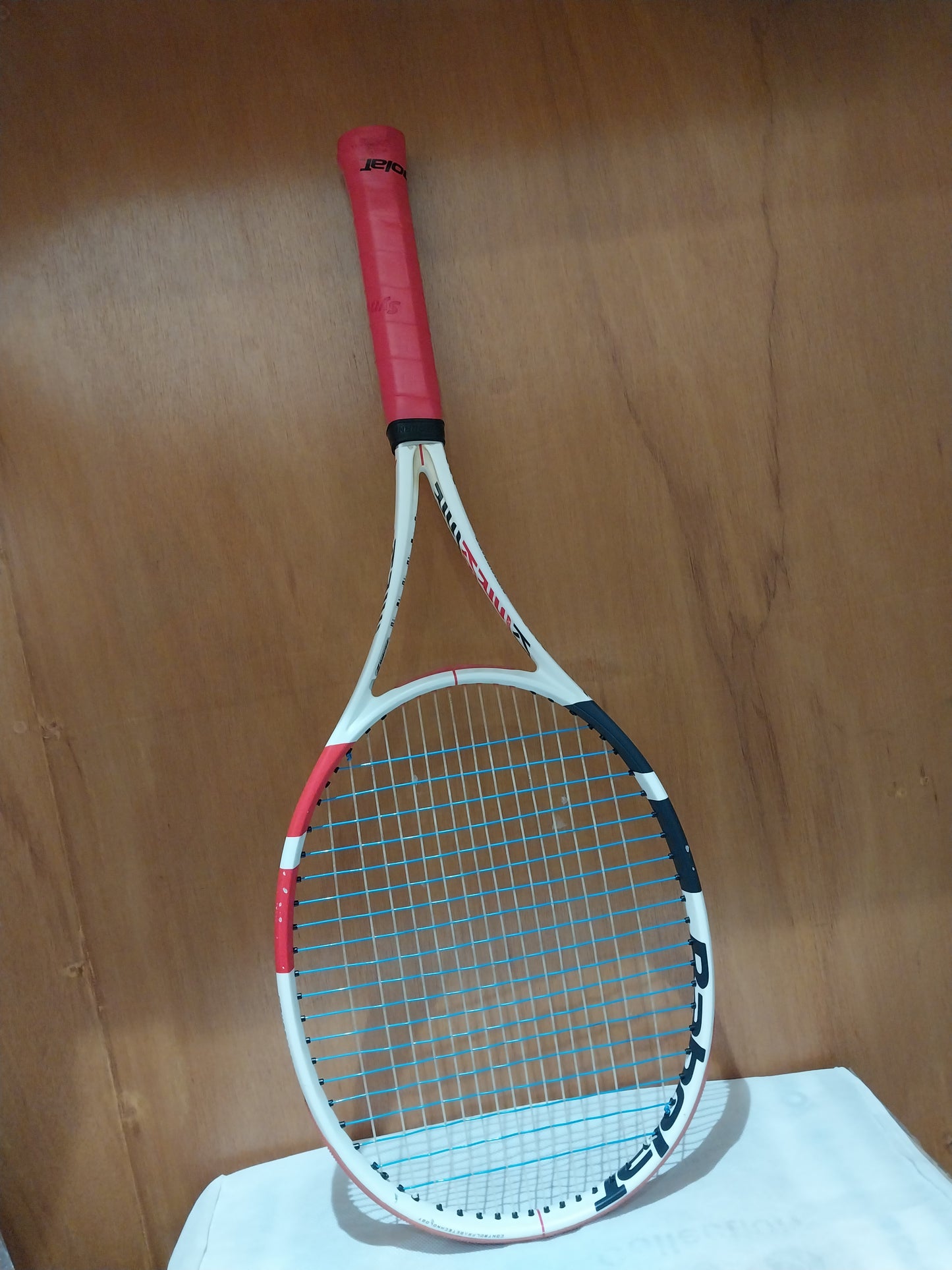 SLIGHTLY USED BABOLAT PURE STRIKE 16×19 RACKET