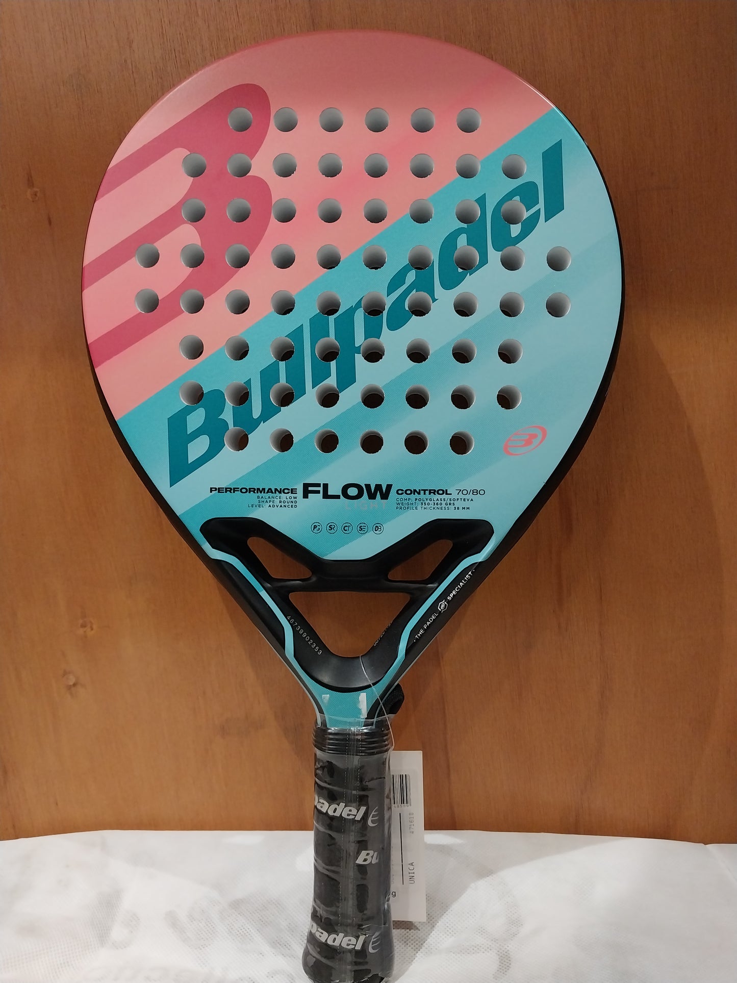 BullPadel Flow Light 2024 Padel Racket scratched